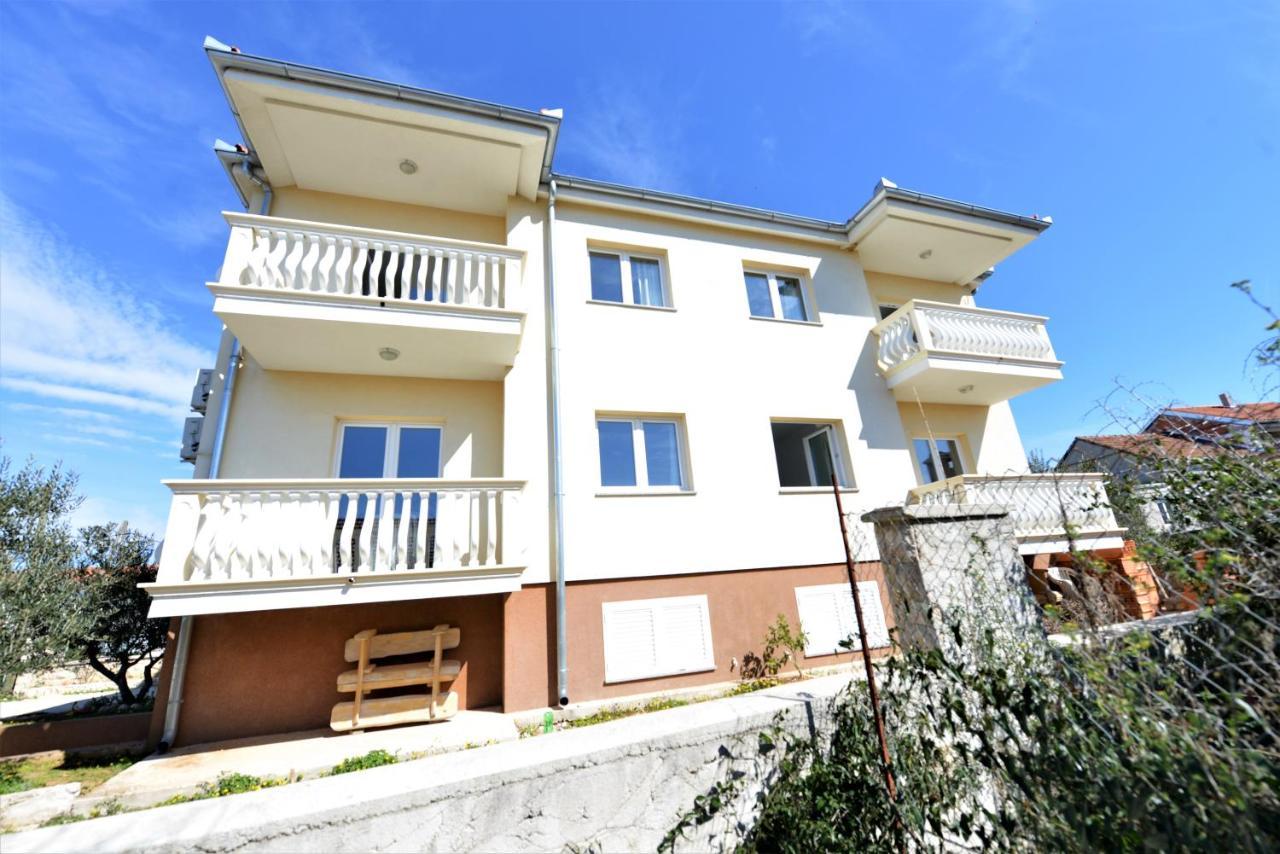Apartments Verita Pakoštane Esterno foto