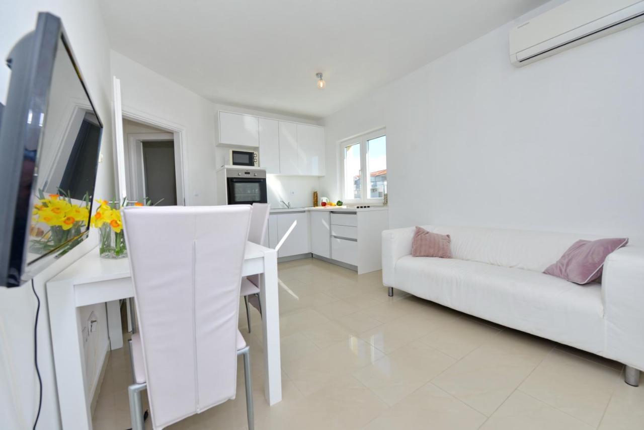 Apartments Verita Pakoštane Esterno foto