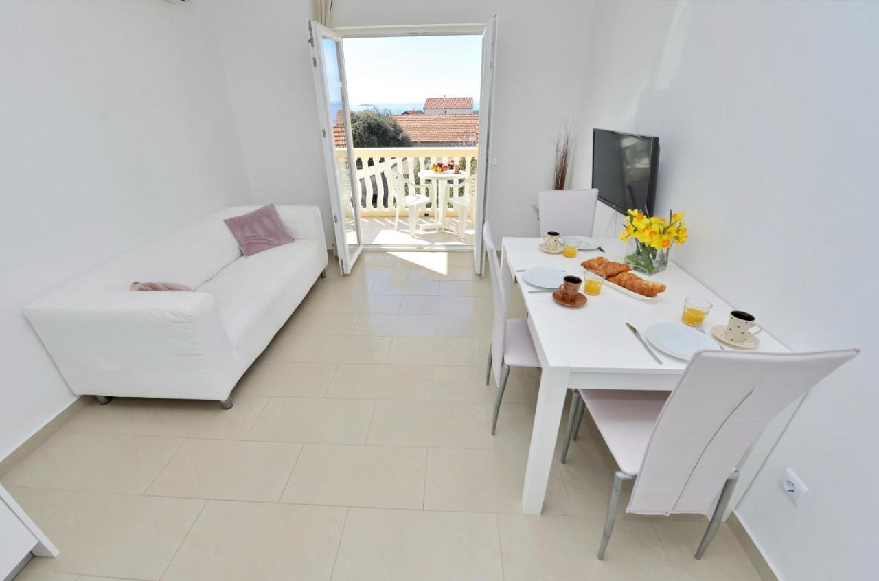 Apartments Verita Pakoštane Esterno foto
