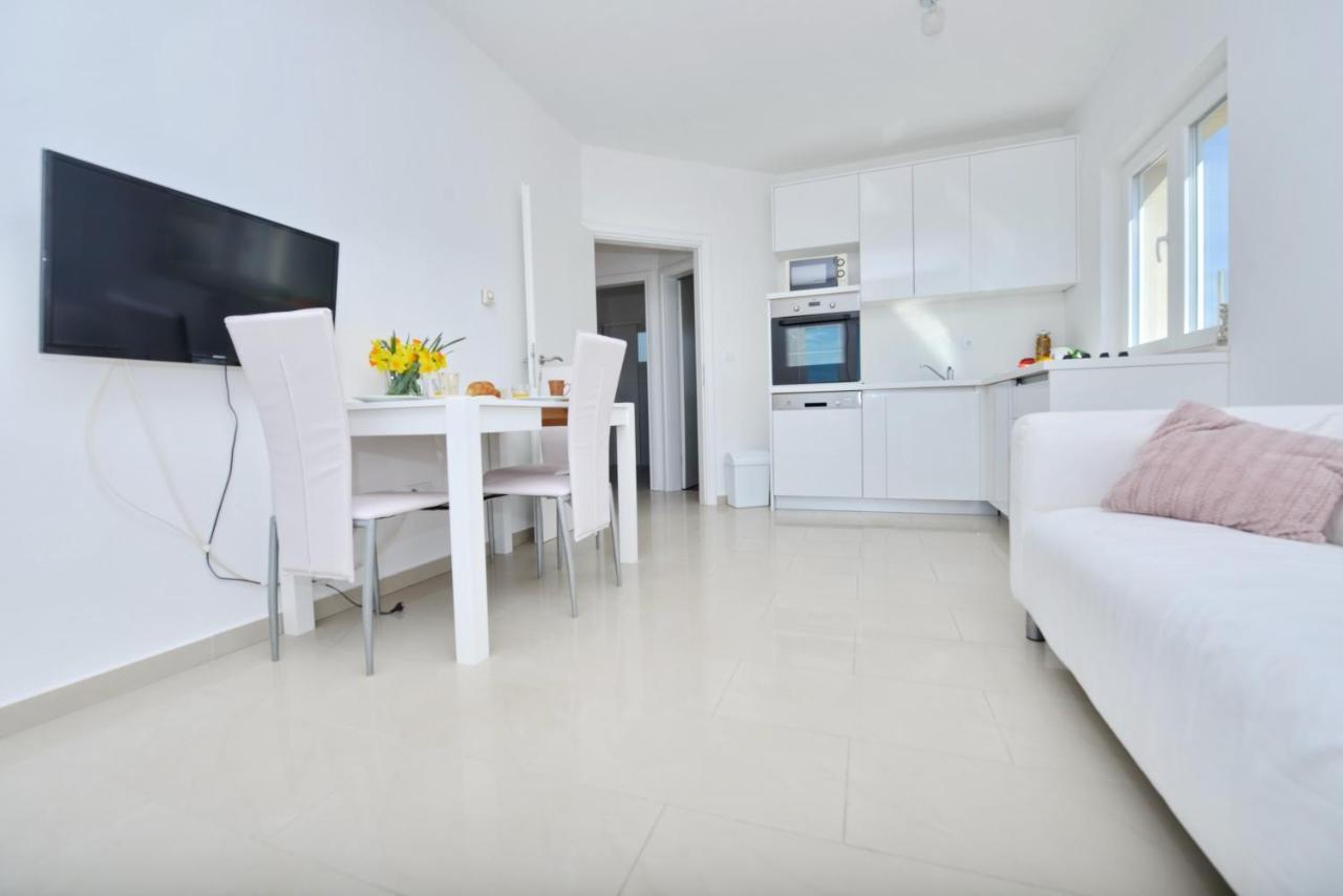 Apartments Verita Pakoštane Esterno foto