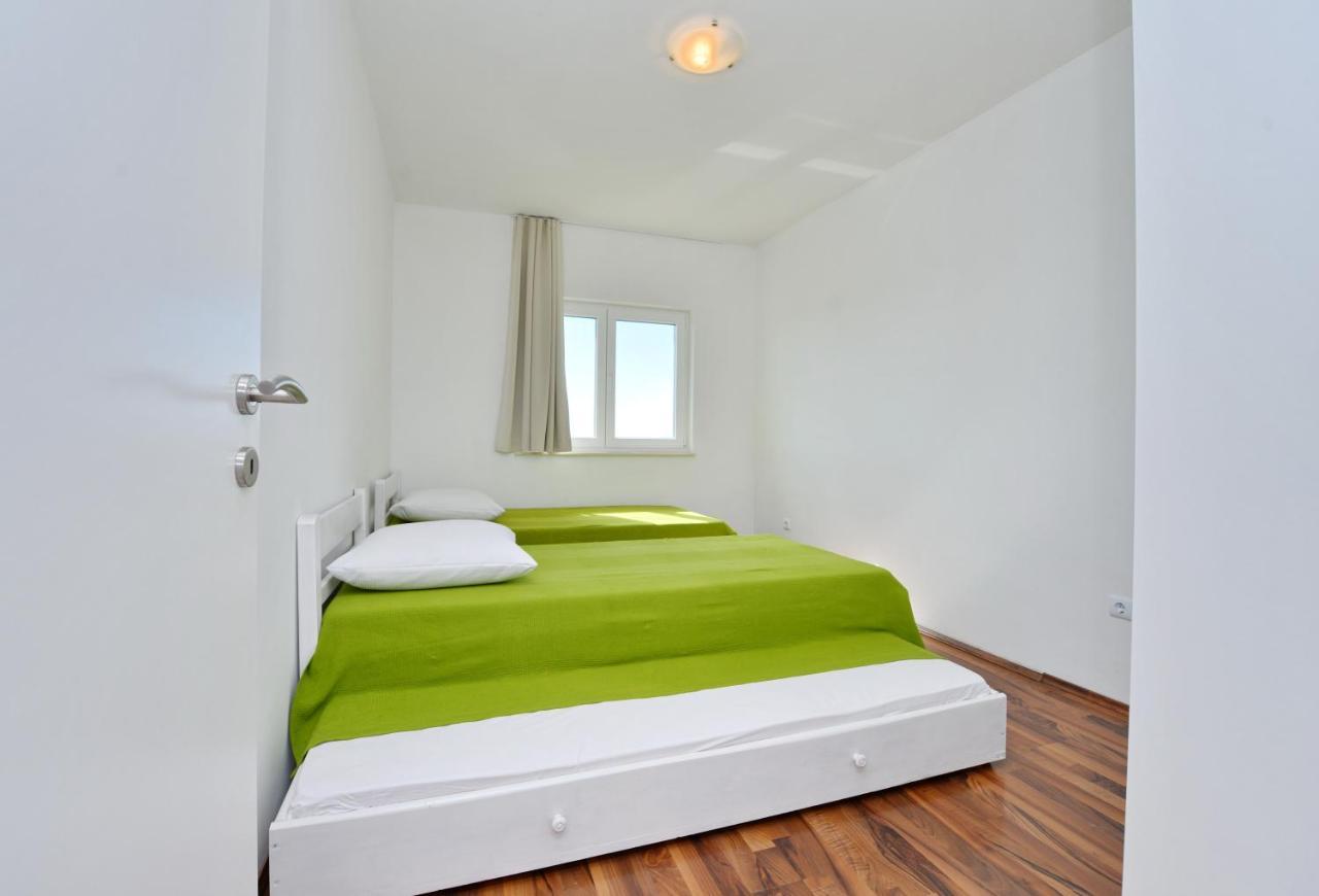 Apartments Verita Pakoštane Esterno foto